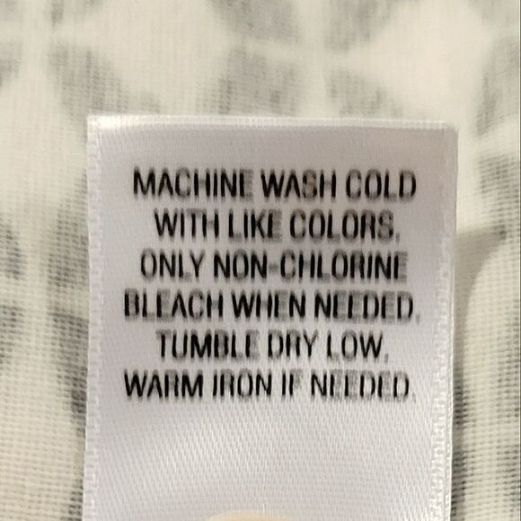 Croft&Barrow Ivory & Black Patterned Bateau Neck Button Detail 3/4 Sleeve Top LP - Picture 9 of 9